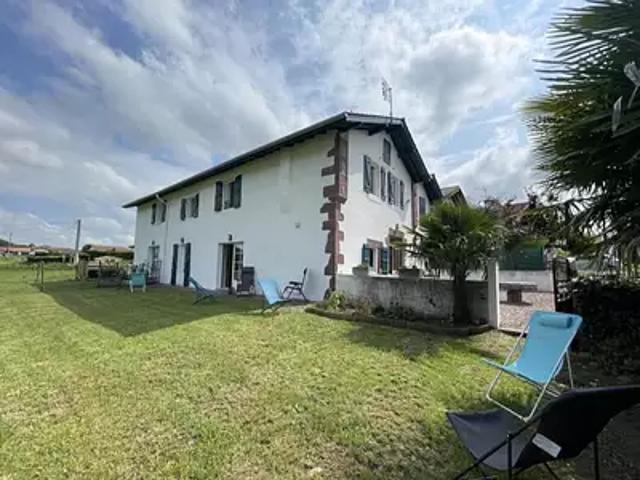 Saint Jean le Vieux 64220 Location maison 6 pièces t6