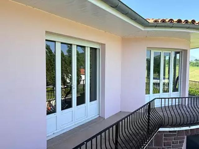 Saint Jean Pied de Port 64220 Achat / Vente maison 8 pièces t8 jardin terrasse