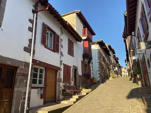 Saint Jean Pied de Port 64220 Location appartement 4 pièces t4