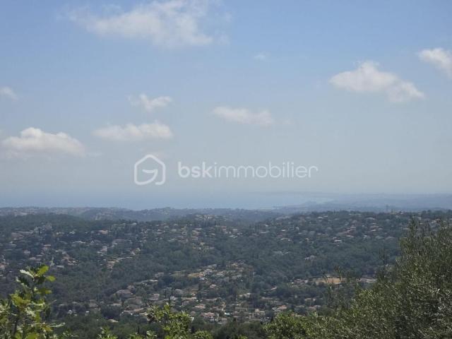 Saint Jeannet – propriété avec vue mer panoramique, appartement indépendant et fort potentiel de valorisation