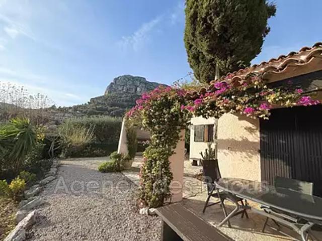 Saint Jeannet 06640 Achat / Vente maison 4 pièces t4 piscine parking