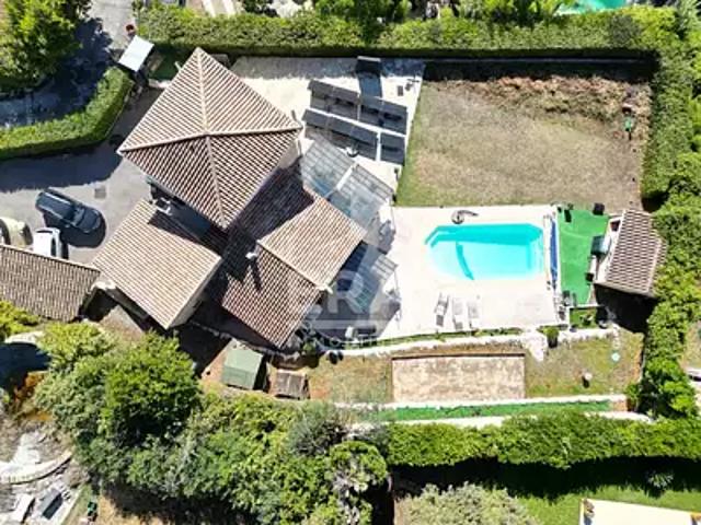 Saint Jeannet 06640 Achat / Vente maison 5 pièces t5 piscine parking