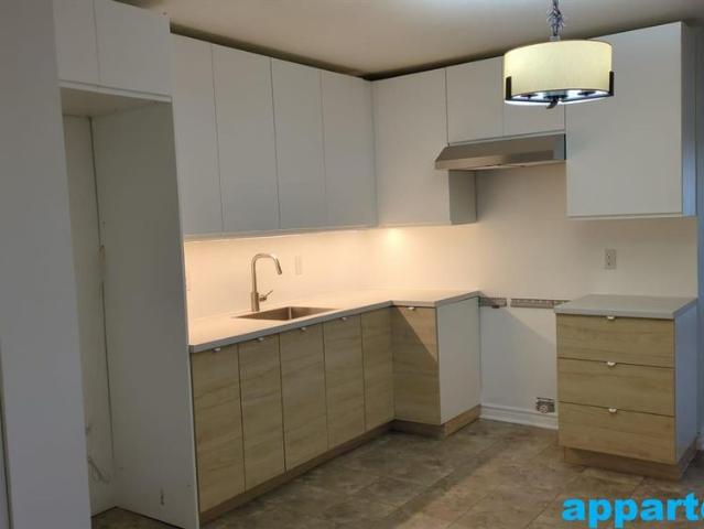 Saint Jérôme – Appartement 4 1/2 avec 2 chambres et un stationnement extérieur à louer