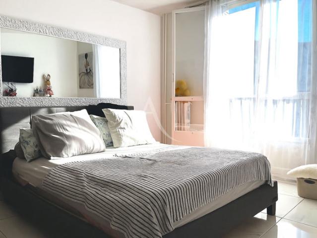 SAINT JOSEPH 13015 Appartement T3/4 avec deux balcons Lumineux stationnement libre