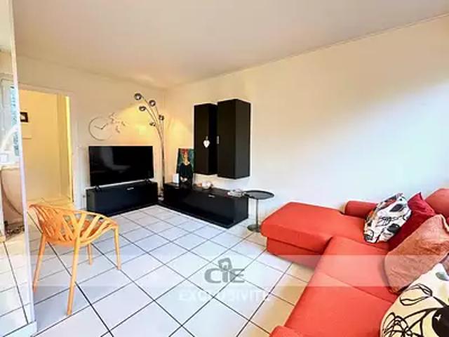 Saint Julien en Genevois 74160 Achat / Vente appartement 2 pièces t2 piscine