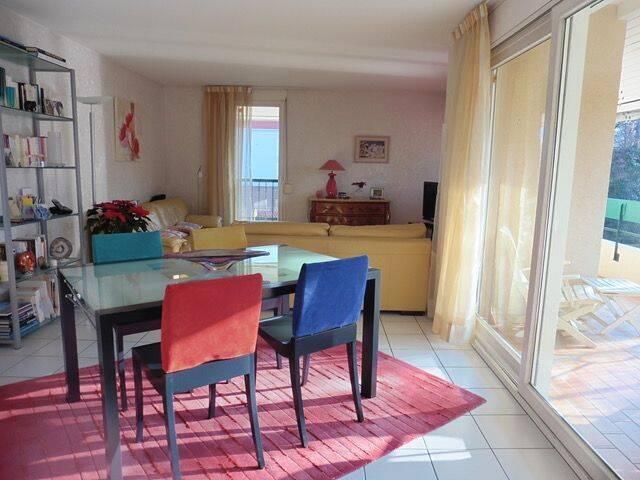Saint Julien en Genevois centre – T4 duplex 94 m² en cours de rénovation, terrasse 13 m², 2 parkings
