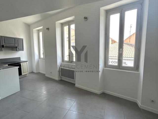 SAINT JULIEN T2 DUPLEX PLEIN CENTRE