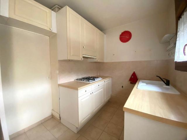 SAINT JUST 13013 A LOUER / T3 DE 54m2 + TERRASSE + PP + CAVE