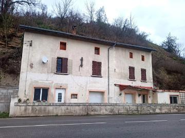 SAINT LATTIER MAISON 210 M2 A RENOVER