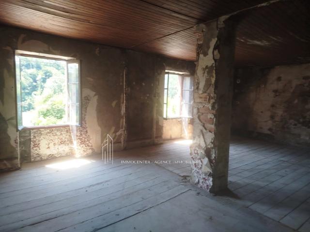 SAINT LATTIER MAISON 210 M2 A RENOVER