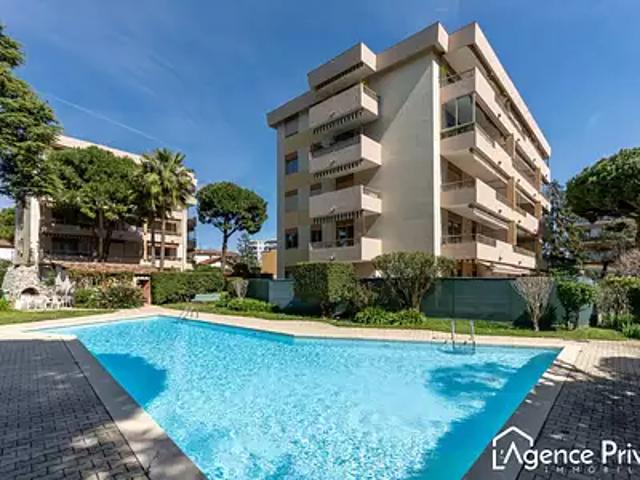 Saint Laurent du Var 06700 Achat / Vente appartement 4 pièces t4 piscine terrasse