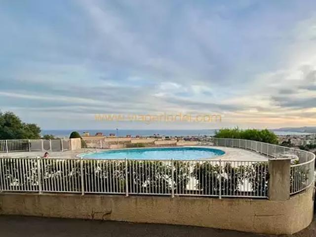 Saint Laurent du Var 06700 Achat / Vente appartement 2 pièces t2 piscine