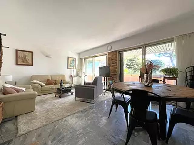 Saint Laurent du Var 06700 Achat / Vente appartement 2 pièces t2 parking