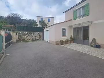 Saint Laurent du Var 06700 Achat / Vente maison 4 pièces t4 jardin terrasse