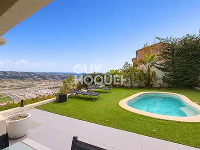 Saint Laurent du Var 06700 Achat / Vente maison 5 pièces t5 au dernier étage terrasse