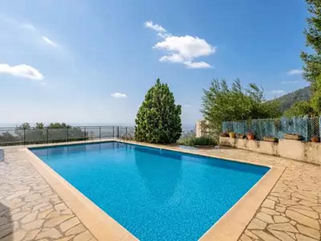Saint Laurent du Var 06700 Achat / Vente maison 6 pièces t6 piscine jardin