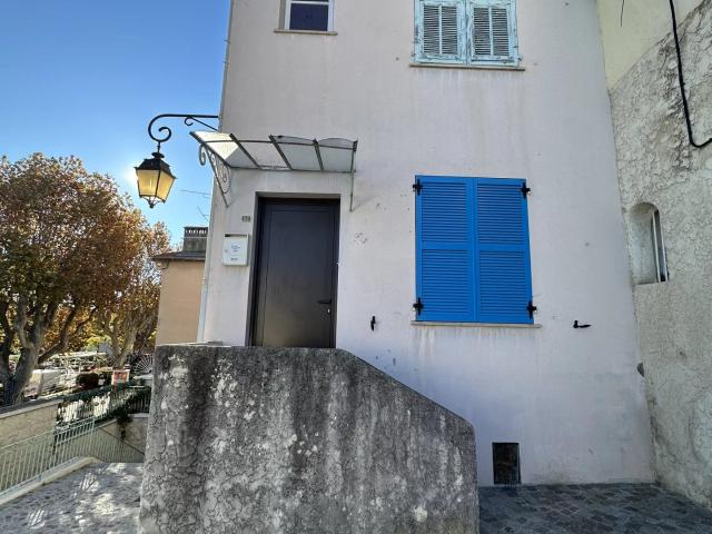 SAINT LAURENT DU VAR 06700 MAISON DE VILLAGE 4p SUR 2 NIVEAUX