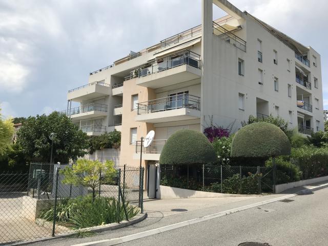 SAINT LAURENT DU VAR PLAGE STUDIO MEUBLE AVEC GARA