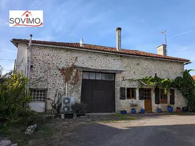 Saint Laurent de Céris 16450 Achat / Vente maison 9 pièces t9 piscine jardin