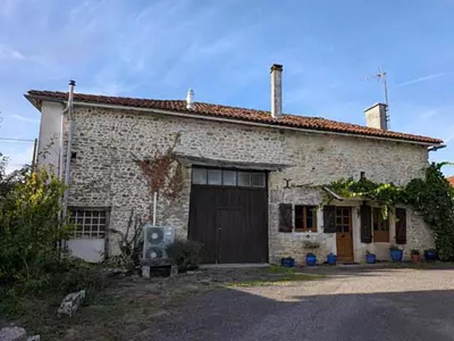 Saint Laurent de Céris 16450 Achat / Vente maison 9 pièces t9 piscine