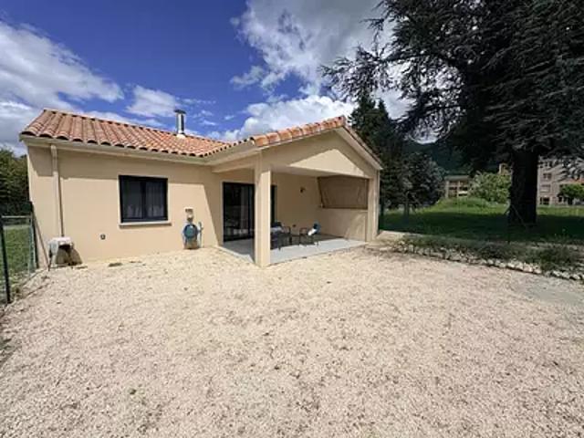 Saint Laurent en Royans 26190 Location maison 3 pièces t3 terrasse parking