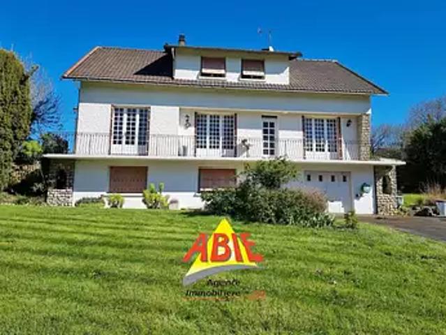 Saint Laurs 79160 Achat / Vente maison 8 pièces t8 au dernier étage terrasse