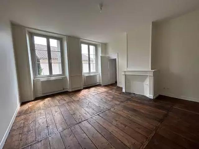 Saint Léonard de Noblat 87400 Achat / Vente appartement 3 pièces t3 au dernier étage