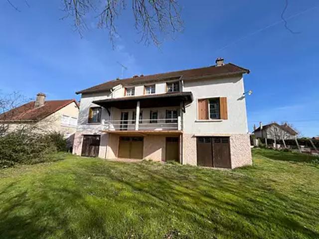 Saint Léger des Vignes 58300 Achat / Vente maison 9 pièces t9 au dernier étage cave