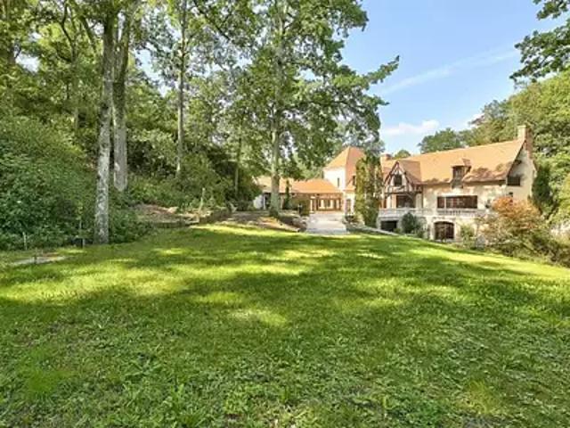 Saint Léger en Yvelines 78610 Achat / Vente maison 9 pièces t9 au dernier étage piscine