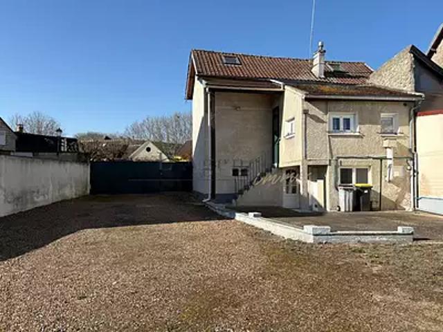 Saint Leu d'Esserent 60340 Achat / Vente maison 10 pièces t10 au dernier étage parking
