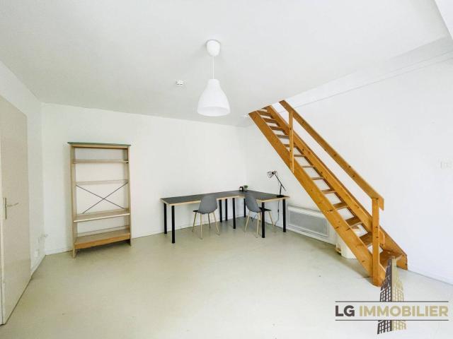 SAINT LEU TYPE 2 MEUBLE EN DUPLEX