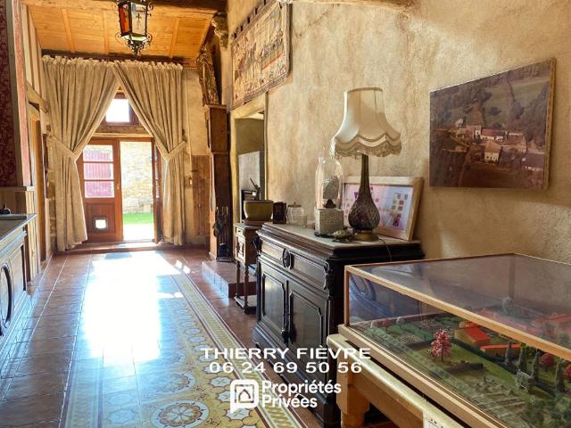 Saint Loup Lamairé 79600 Demeure historique XVIe et XVIIe Maison + gîte 344 m² Dépendances