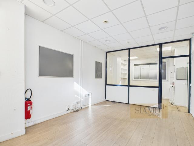 SAINT MANDE SUD SURFACE A AMENAGER RNBN POSSIBLE SURFACE HABITATION ET COMMERCIALE DIVISIBLE DANS 116 M2