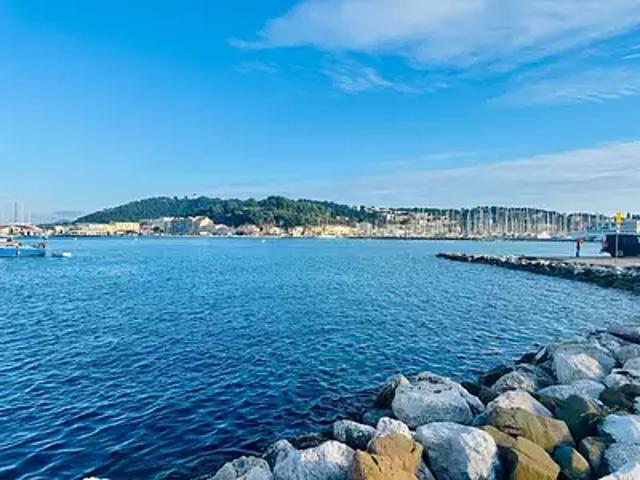 Saint Mandrier sur Mer 83430 Achat / Vente appartement 2 pièces t2
