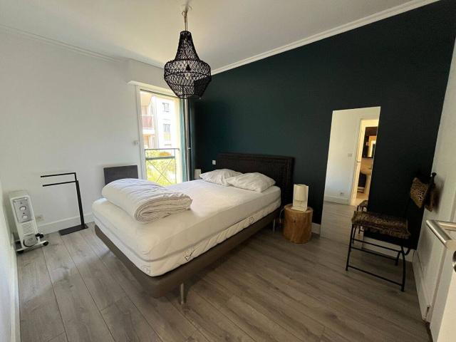 SAINT MALO SAINT SERVAN APPARTEMENT T2 MEUBLE LOUE DE SEPTEMBR
