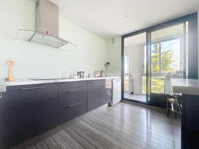 SAINT MARTIN D HERES APPARTEMENT DE 104 M2 FAMILIAL AVEC VUE PANORAMIQUE PROCHE NEYRPIC