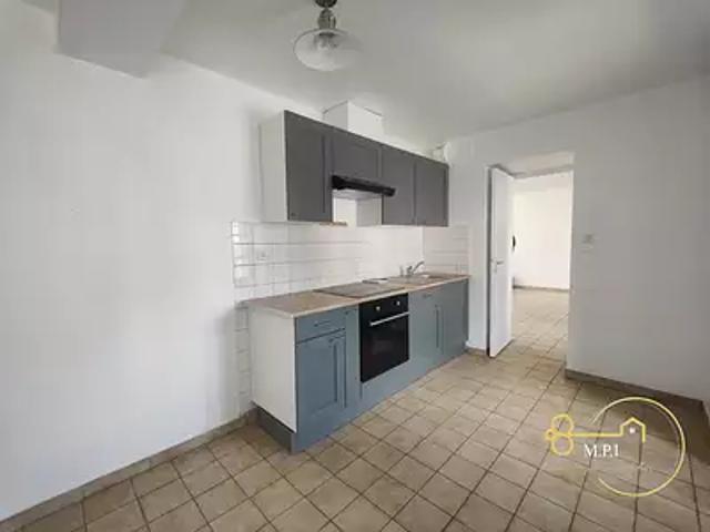 Saint Martin de Connée 53160 Location appartement 4 pièces t4 parking