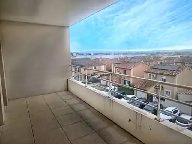 Saint Martin de Crau 13310 Achat / Vente appartement 2 pièces t2 au dernier étage