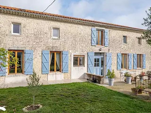 Saint Martin de Juillers 17400 Achat / Vente maison 6 pièces t6 au dernier étage parking