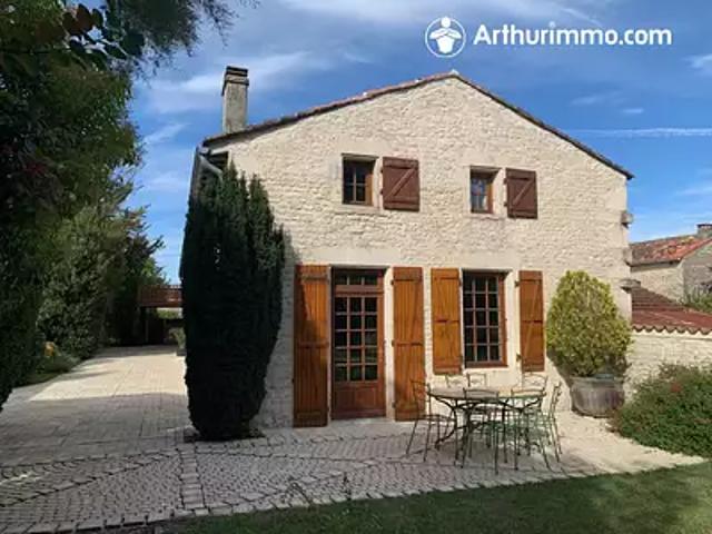 Saint Martin de Juillers 17400 Achat / Vente maison 8 pièces t8