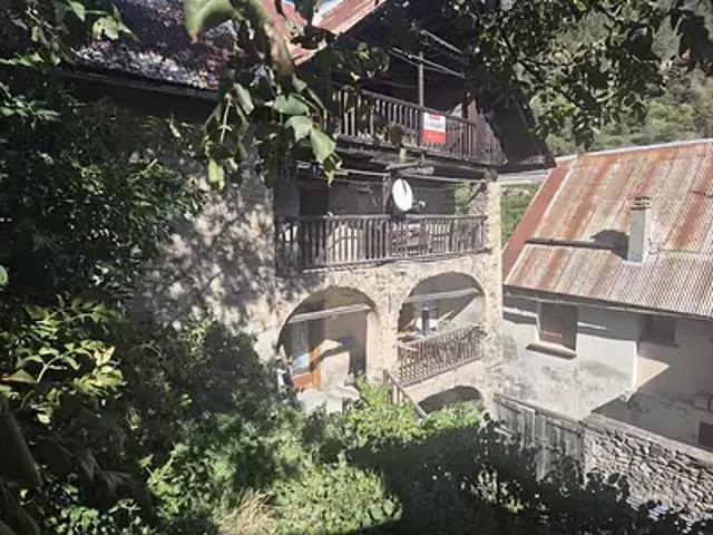 Saint Martin de Queyrières 05120 Achat / Vente maison 4 pièces t4 jardin balcon