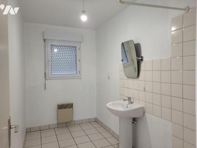 SAINT MARTIN DES BESACES: Pavillon de plain pied