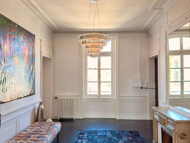 Saint Martin – Exceptional Bourgeois Apartment with Views of the Fourvière Hills – Lyon 2