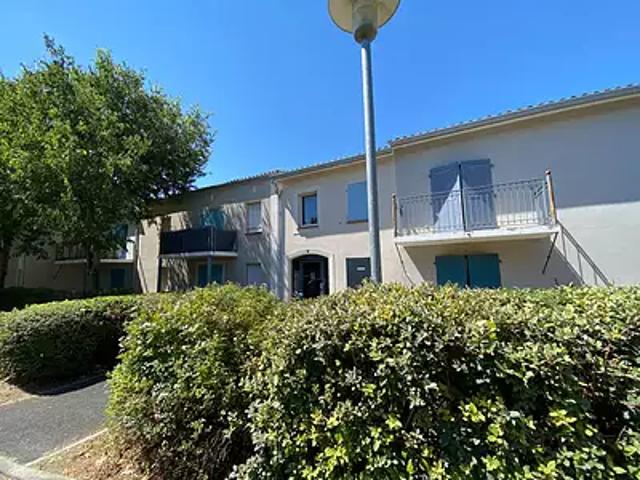Saint Martin Lacaussade 33390 Achat / Vente appartement 2 pièces t2 au dernier étage piscine