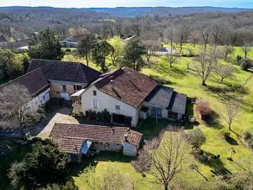 Saint Martial de Nabirat 24250 Achat / Vente maison 7 pièces t7 au dernier étage