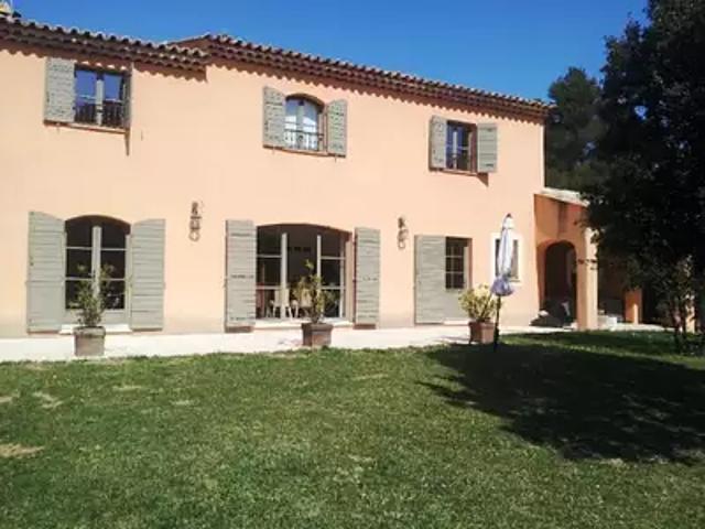 Saint Marc Jaumegarde 13100 Location maison 5 pièces t5 piscine