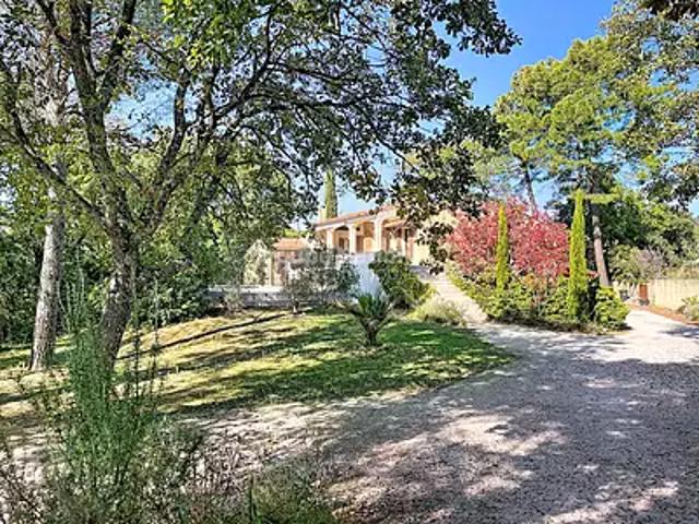 Saint Michel d'Euzet 30200 Achat / Vente maison 7 pièces t7 au dernier étage terrasse