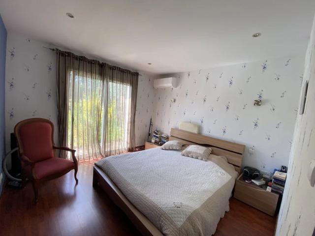 SAINT NAUPHARY: Maison de 165 m² avec piscine