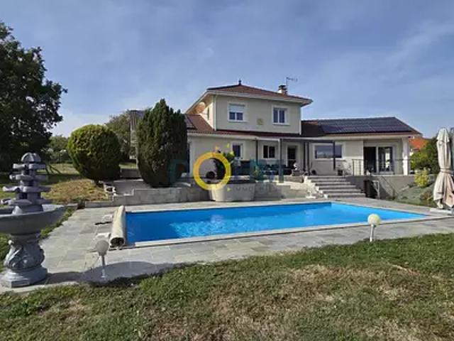 Saint Ondras 38490 Achat / Vente maison 6 pièces t6 piscine terrasse