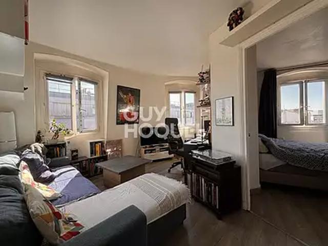 Saint Ouen sur Seine 93400 Achat / Vente appartement 2 pièces t2 au dernier étage